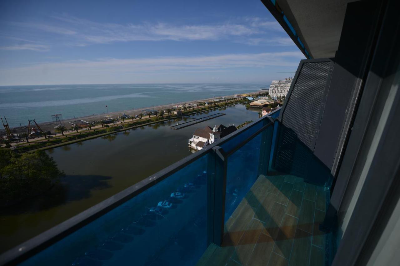 Orbi City Twins Tower Batumi Eksteriør billede