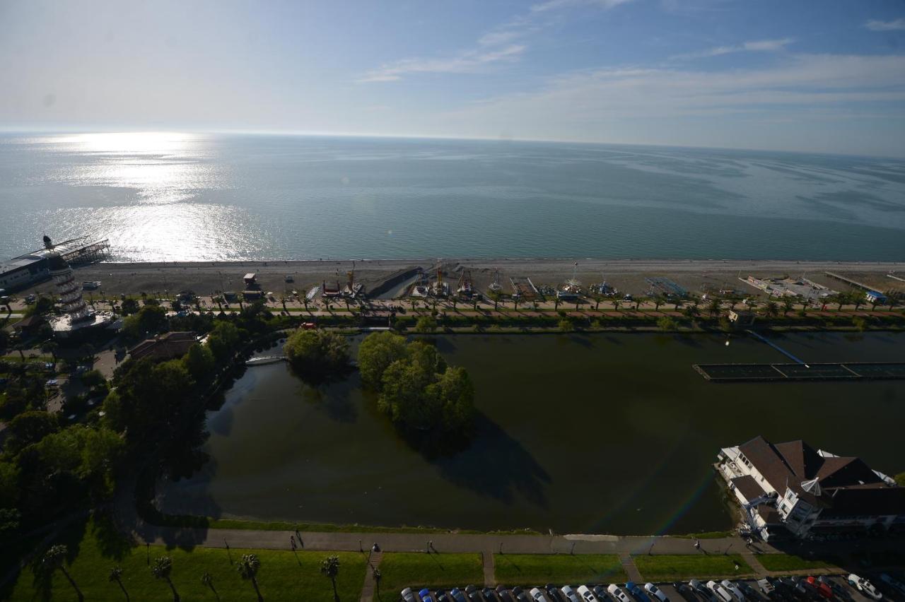 Orbi City Twins Tower Batumi Eksteriør billede